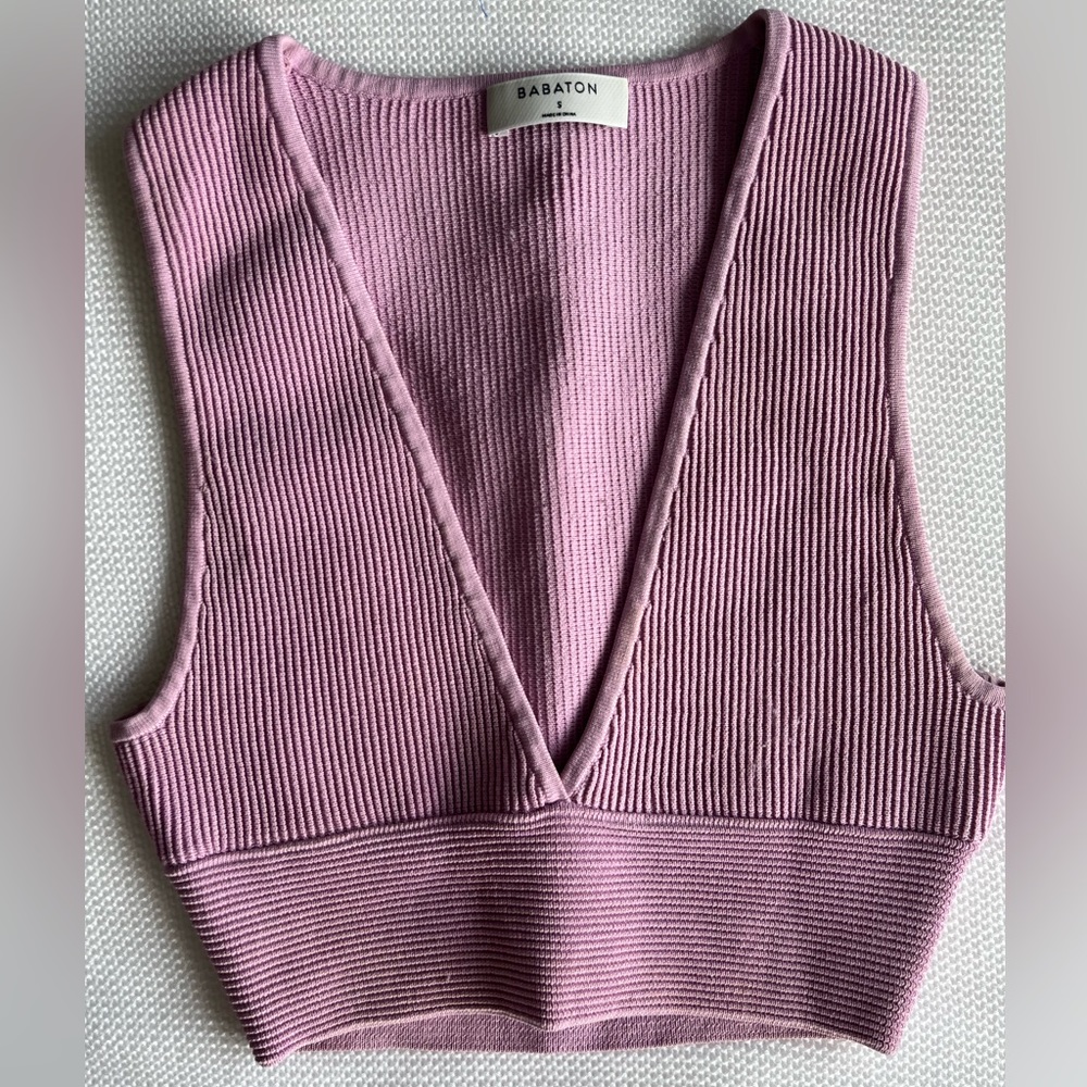 ARITZIA BABATON SCULPT KNIT DEEP V TANK IN LYRICAL LILAC
